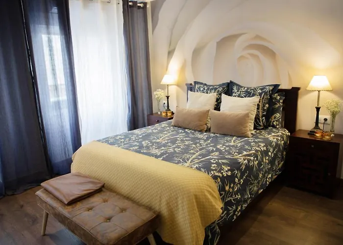 Luxury New Centre & Beach, *