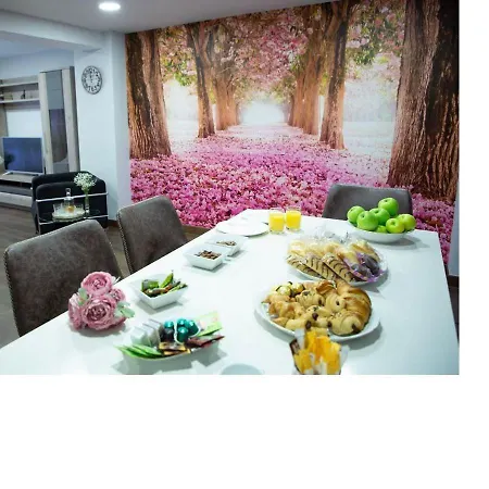 Luxury New Centre & Beach,