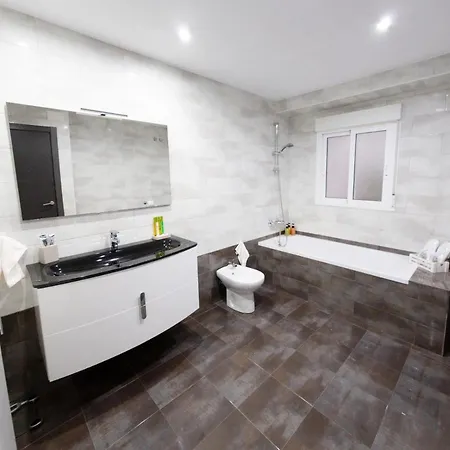 Luxury New Centre & Beach, Apartment Alicante